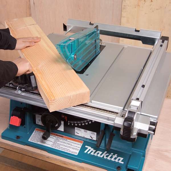 Products | Makita Table Saw 2704